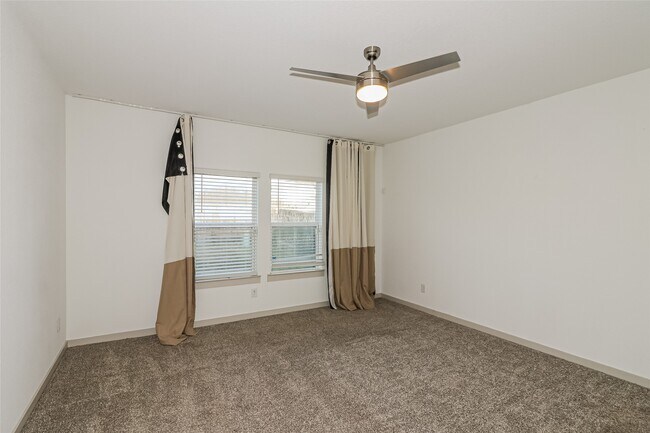 Foto del edificio - 7322 Ramsgate Cliff Ln