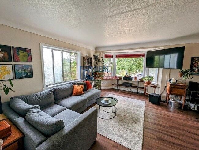 Photo - 908 Wolff St House