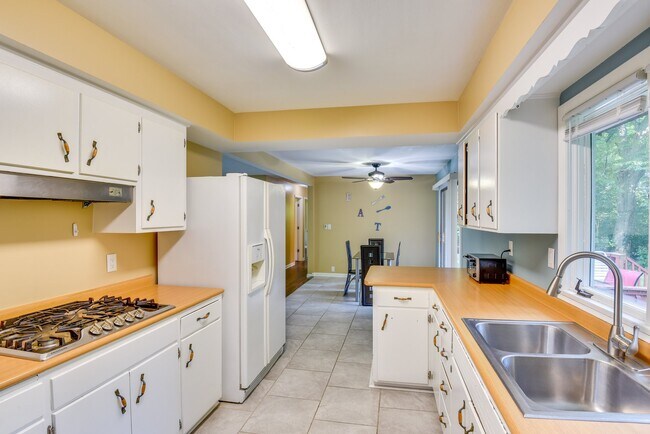 Foto del edificio - 4152 Sawyer Rd