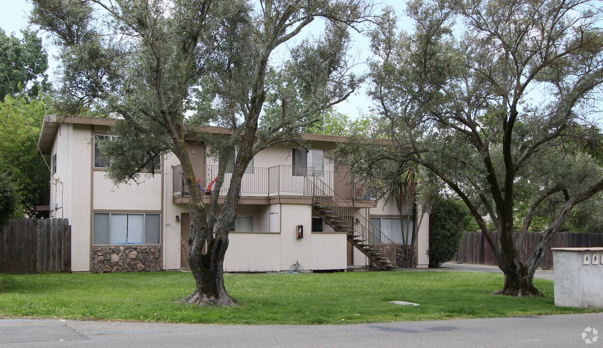 Foto principal - 5712 Kenneth Ave