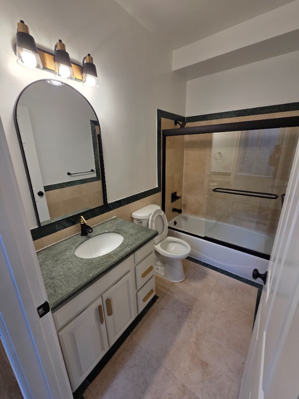 Foto del edificio - 163 Rae Ave