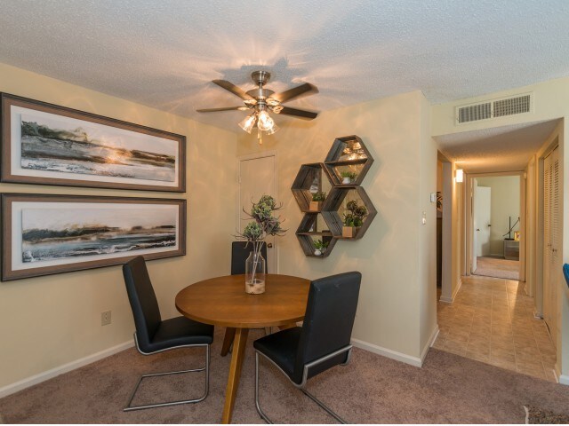 The Amber At Greenbrier Apartments Chesapeake Va Apartments Com