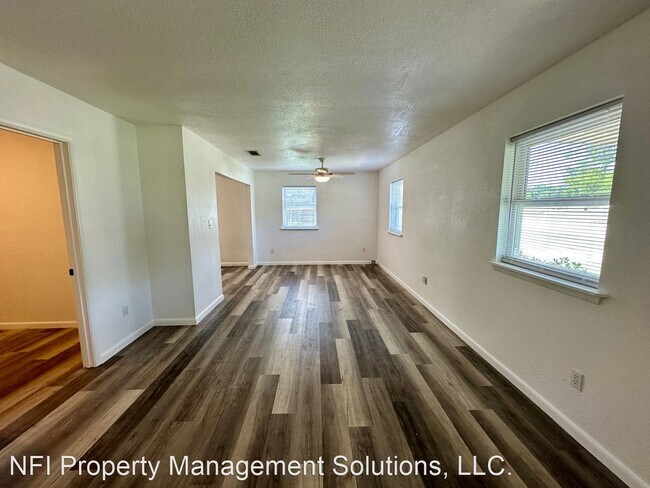 Foto del edificio - 4 br, 2 bath House - 2965 Christine St.