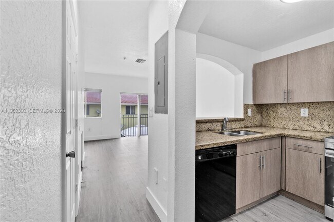 Foto del edificio - 7989 NW 8th St