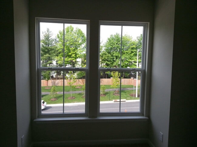 Foto del edificio - 3100 Waterloo Ln