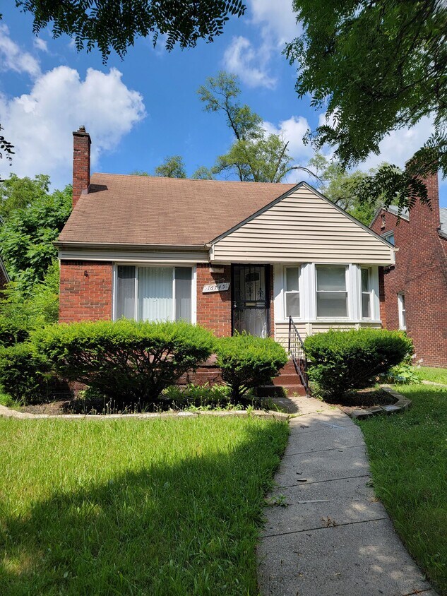 Primary Photo - 16745 Prevost St