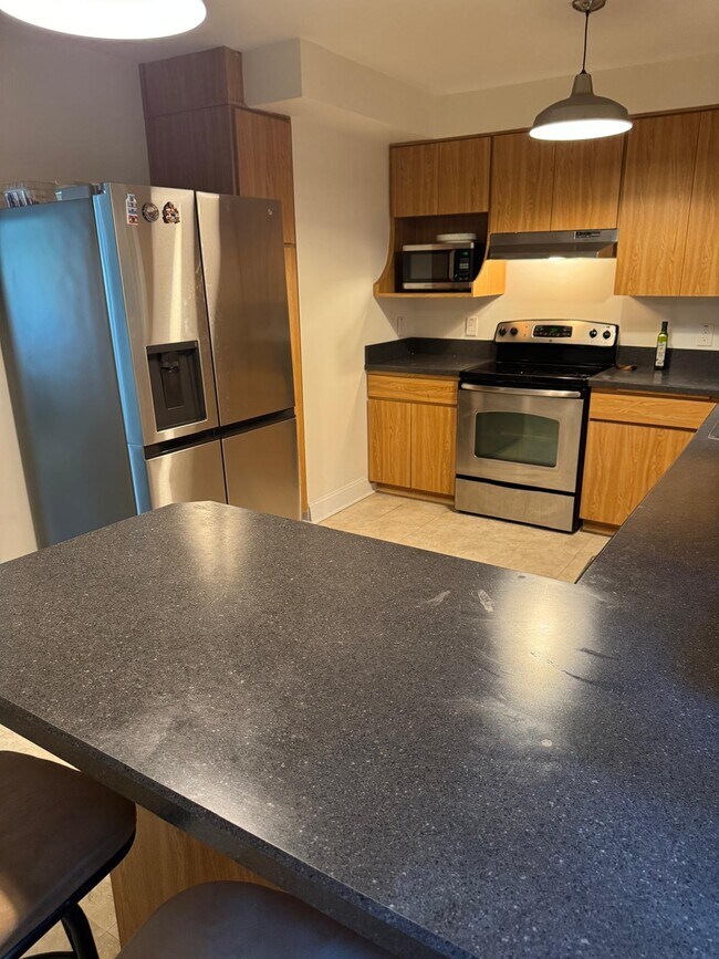 Foto del edificio - 521-512 12th Ave N