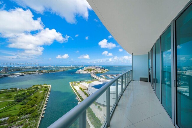Foto del edificio - 888 Biscayne Blvd