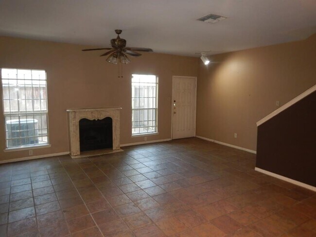 Foto del edificio - 3780 Tanglewilde St