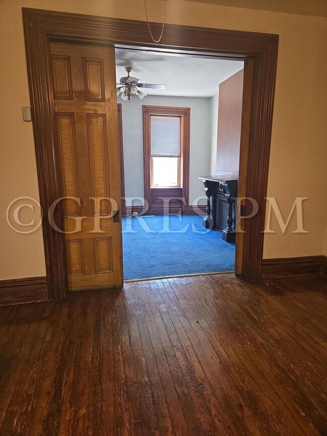 Foto del edificio - 100 S 13th St