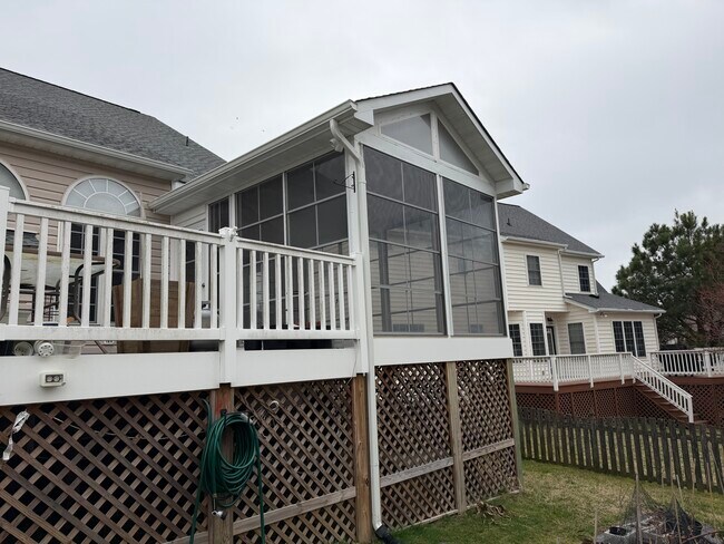 Screened Porch and Deck - 2912 Tidal Dr