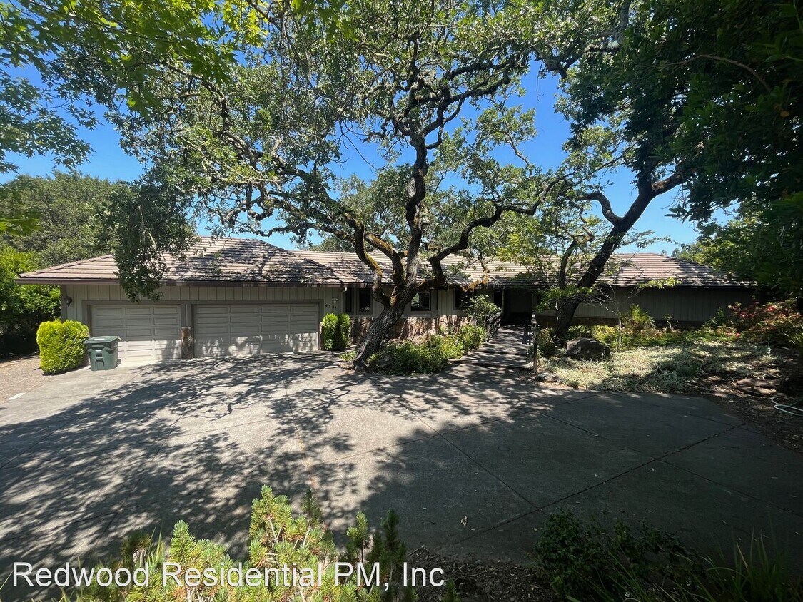 Primary Photo - 3 br, 2.5 bath House - 4701 Woodview Drive