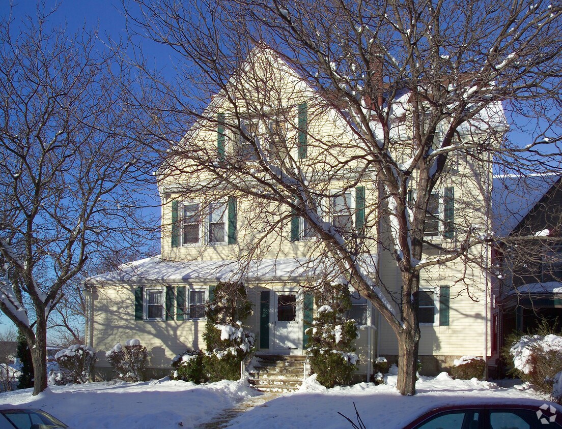 Foto del edificio - 176 June St