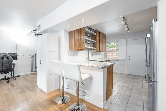 Foto del edificio - 680 Tennis Club Dr