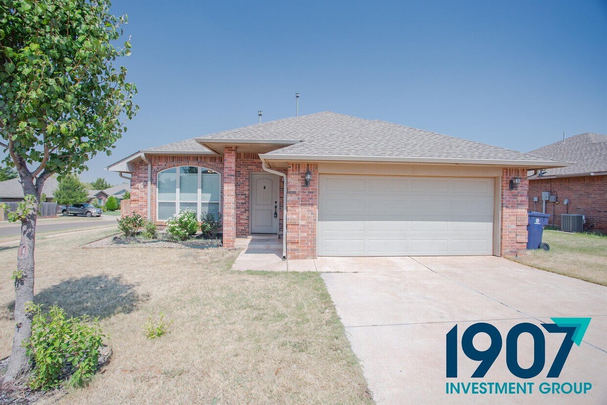 Foto principal - 6833 NW 157th St