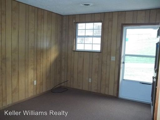 Building Photo - 521 Chadwell Rd