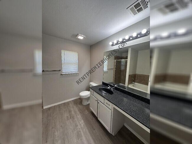 Foto del edificio - 4717 James Ln