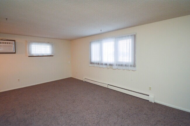 Building Photo - 1339 3rd Ave SW