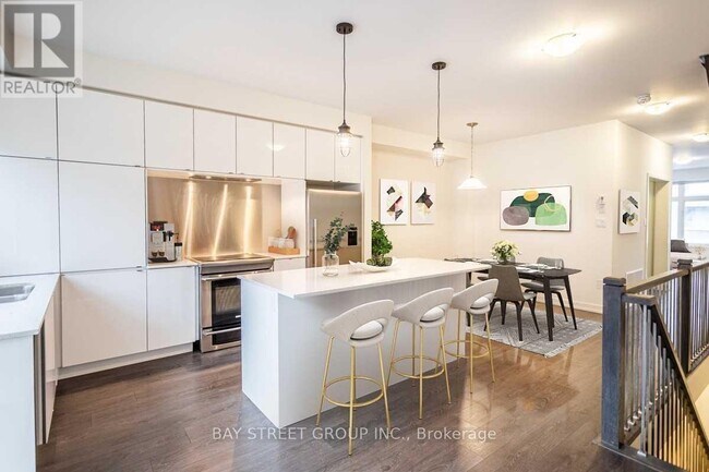 Photo du bâtiment - 219 Huguenot Rd