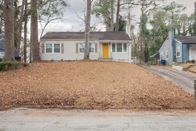 Spacious 3bd/2ba w/ Large Backyard & Close to ATL Beltline! - Spacious 3bd/2ba w/ Large Backyard & Close to ATL Beltline! House