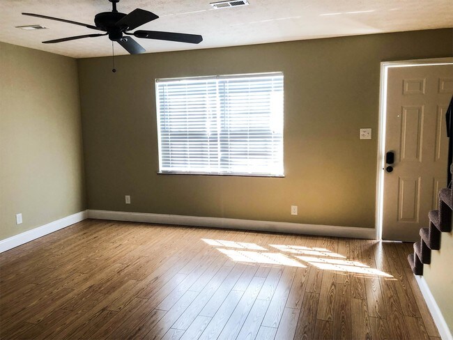 Foto del edificio - 1642 Louisville Rd