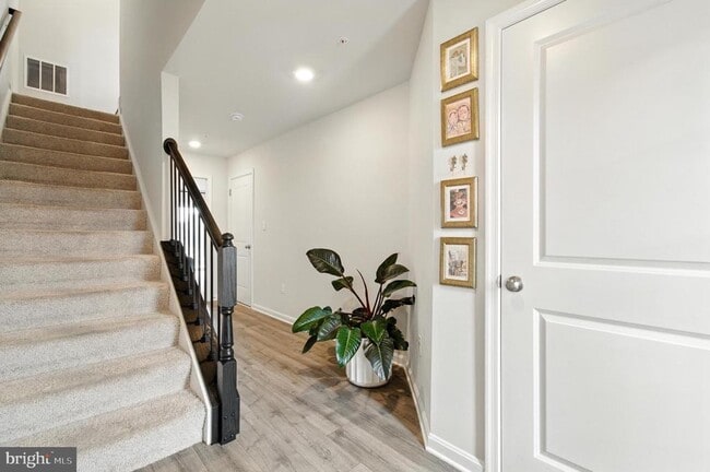 Building Photo - 5051 Silver Oak Dr