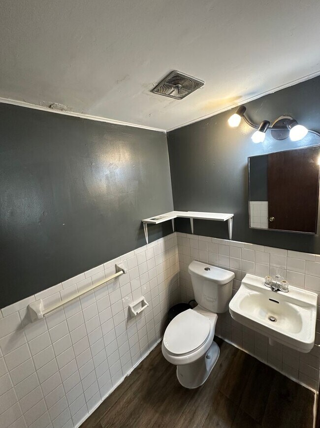 Foto del edificio - 3 Bed, 1.5 Bath Home in Prime Columbia Heights Location