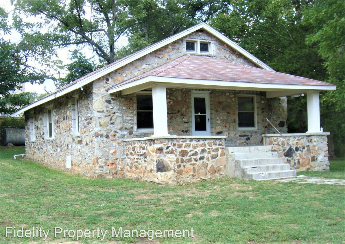 Primary Photo - 989 E Mt Vernon St