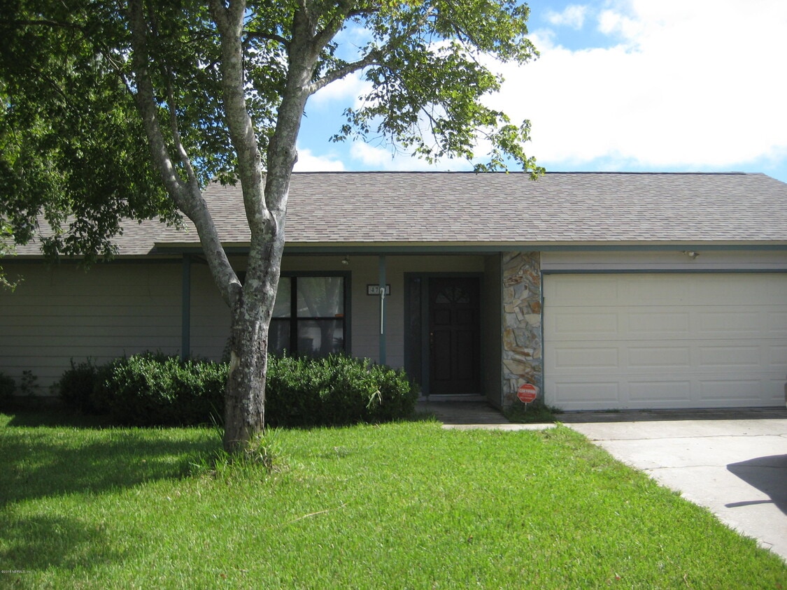4763 Harpers Ferry Ln, Jacksonville, FL 32257 House Rental in