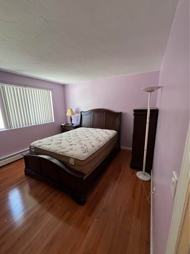 Foto del edificio - 383 Huse Rd