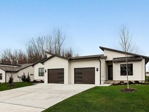 Building Photo - 108-110 Amberwood Ct