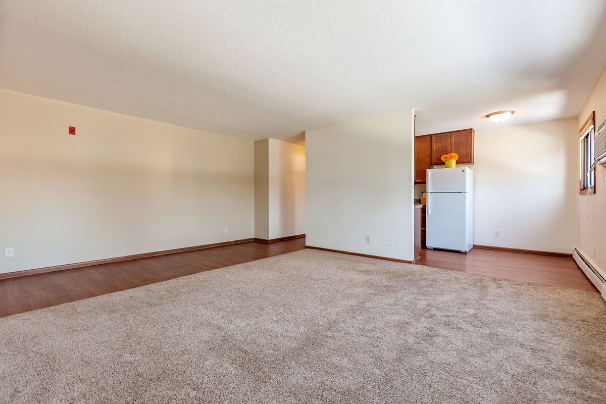 Primary Photo - 6320 Lyndale Ave S
