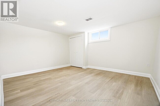 Photo du bâtiment - 39 Penhurst Ave