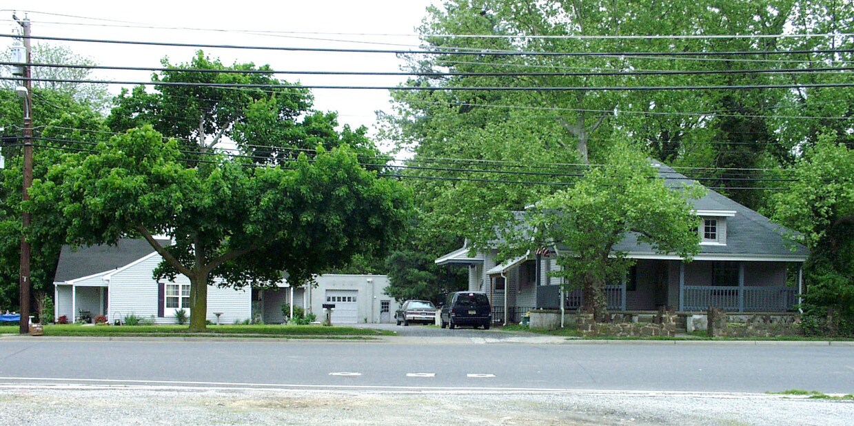 Building Photo - 128 S Main St