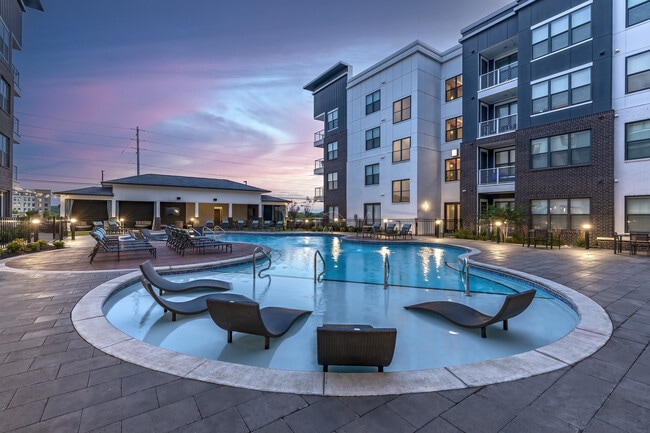Building Photo - Vintage Century Farms Apartments