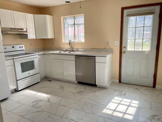 Foto del edificio - 3648 Ridge Rd