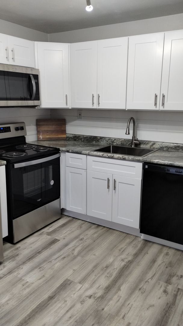 Foto del edificio - Character, Charm, and a Loft Above