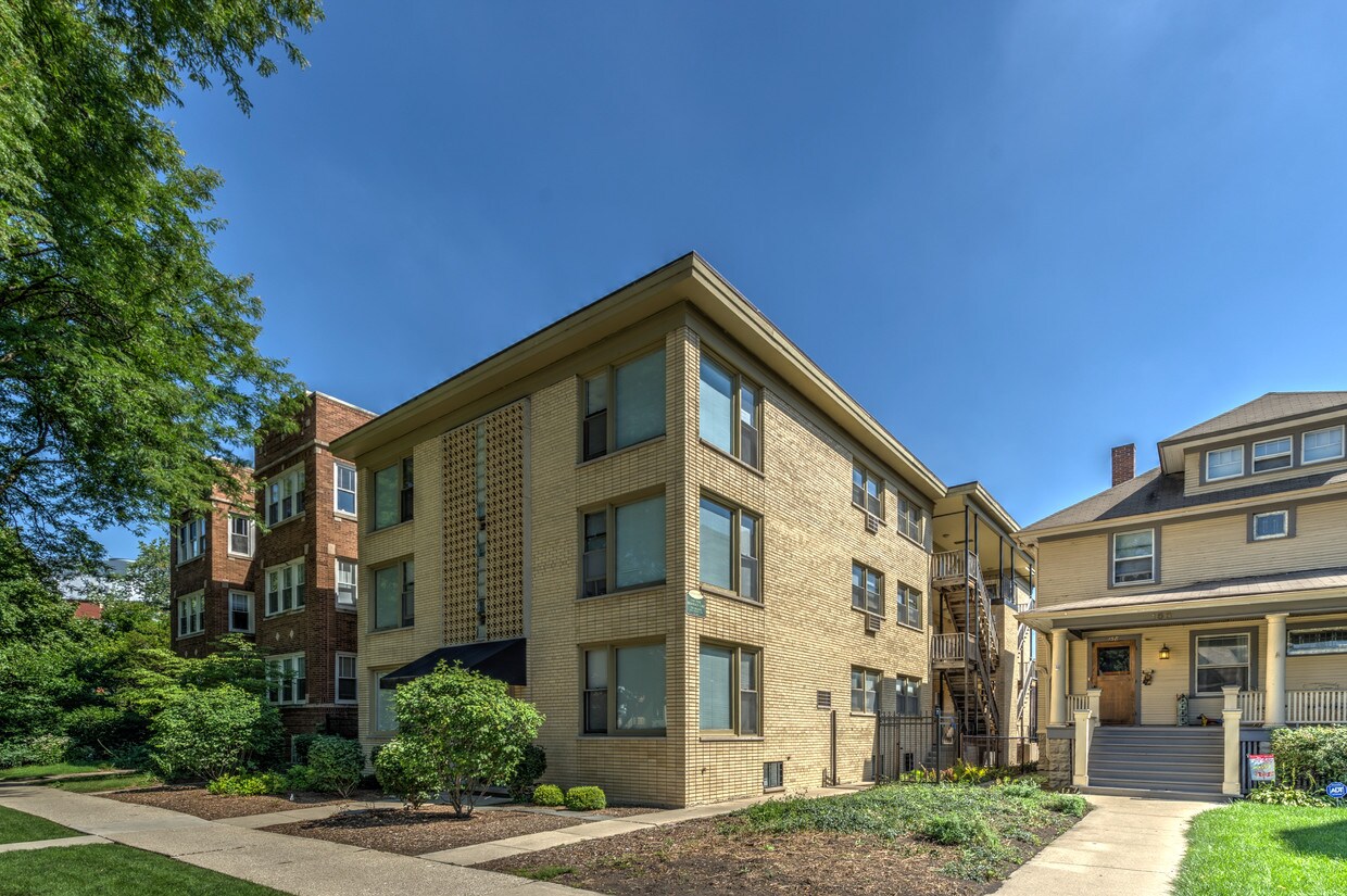 162 N Humphrey Ave, Oak Park, IL 60302 162 N Humphrey Ave Oak Park, IL Apartments for Rent