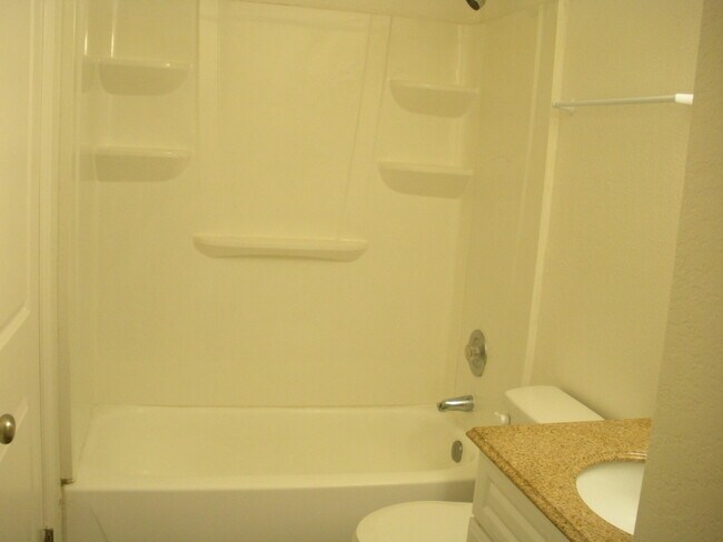 Foto del edificio - 6611 W Jamaica Dr