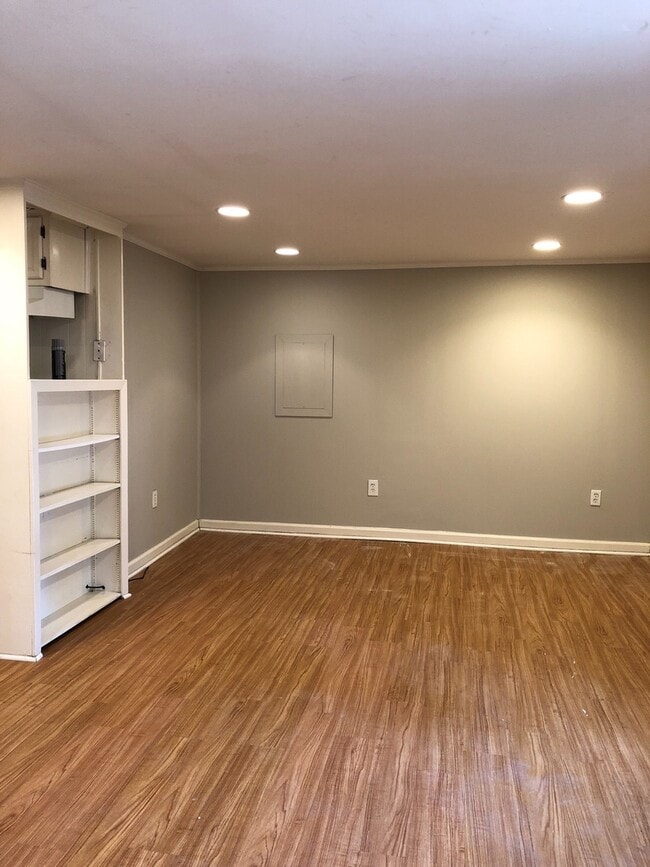Foto del edificio - 2819 White Oak Dr