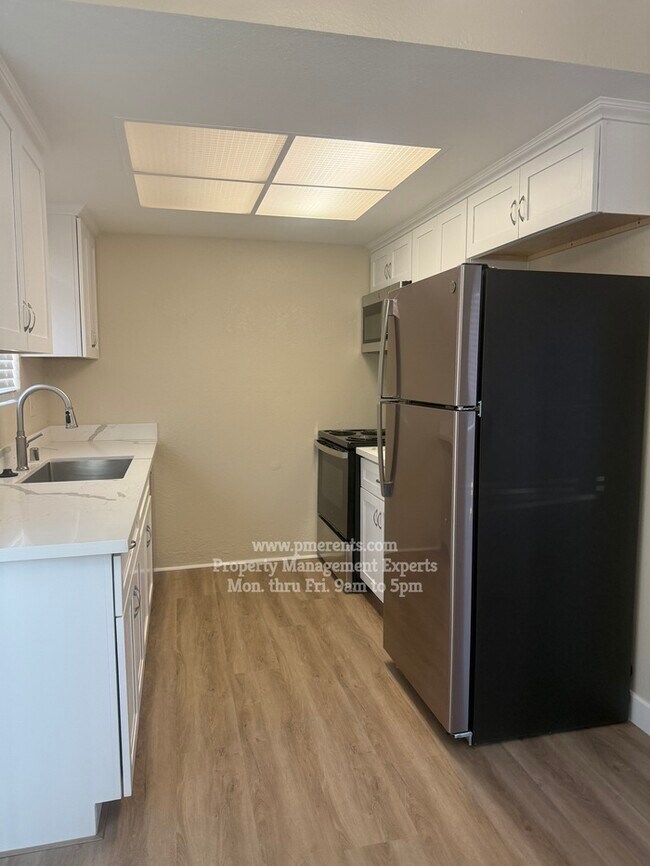 Foto del edificio - 2592 Towery Ct