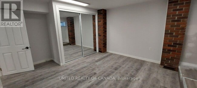 Photo du bâtiment - 126 Weldrick Rd W
