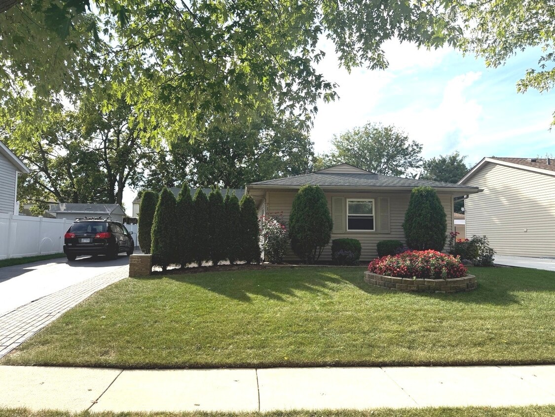 Primary Photo - 716 Ashton Ave
