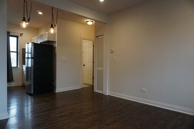 Building Photo - 3048 S Keeler Ave