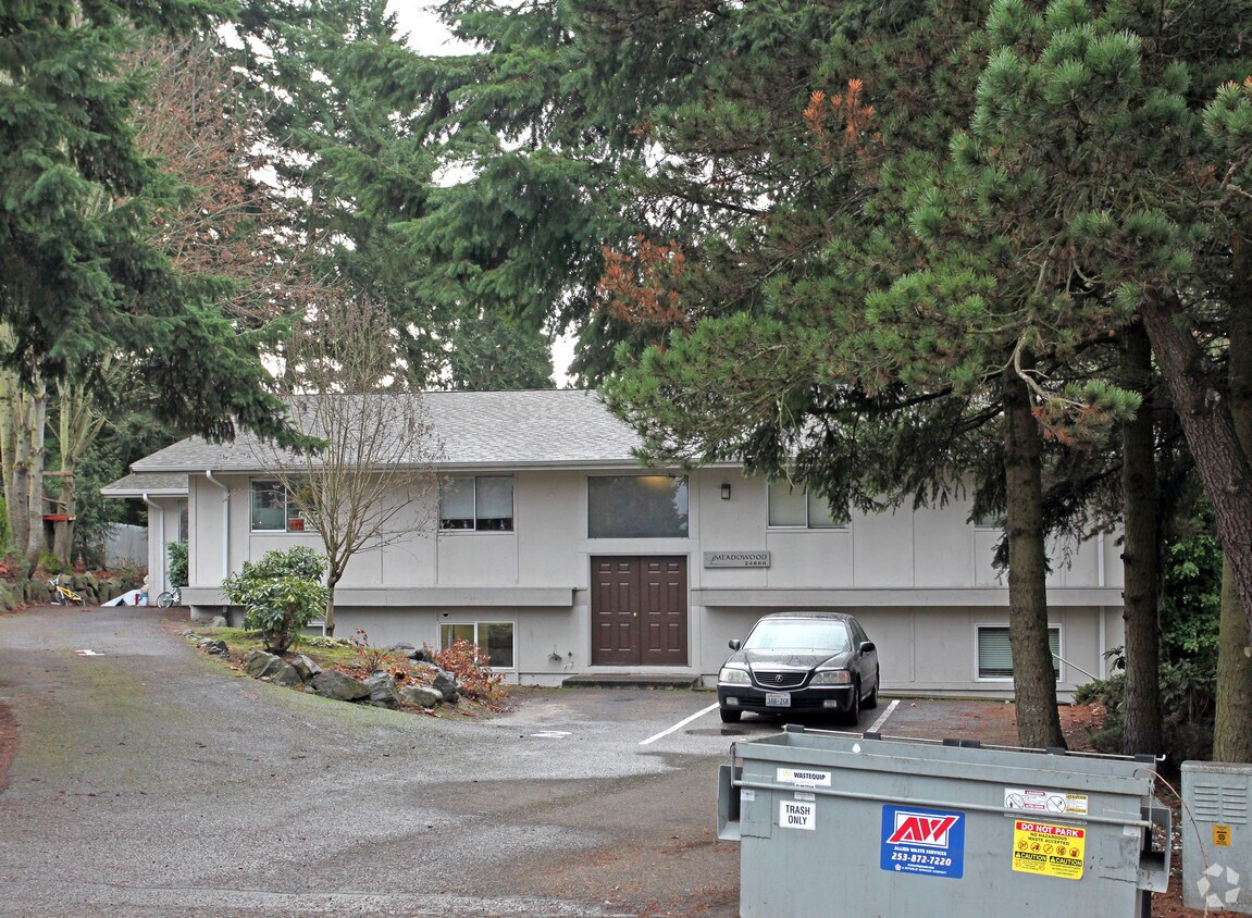 Building Photo - Meadowood Apartments