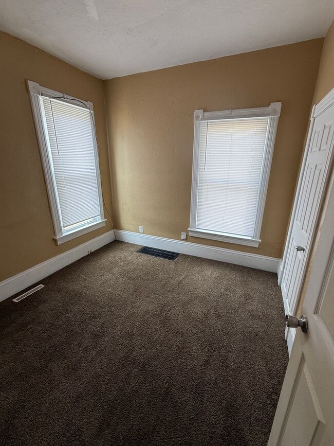 Foto del edificio - 1303 E Jackson St