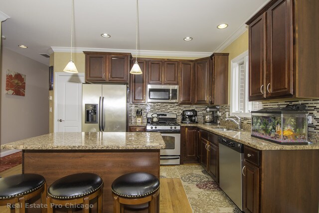 Foto del edificio - 5305 W Leland Ave