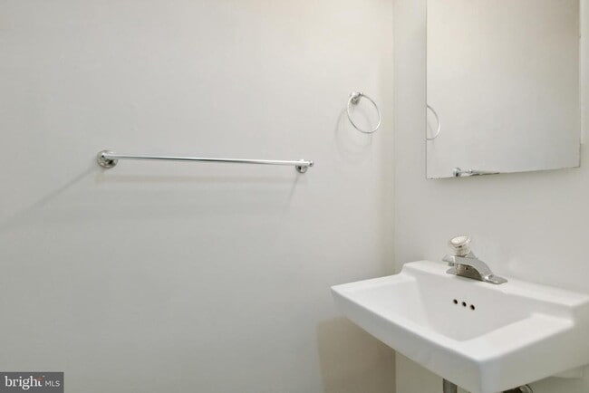 Building Photo - 8483 Aurora Ct