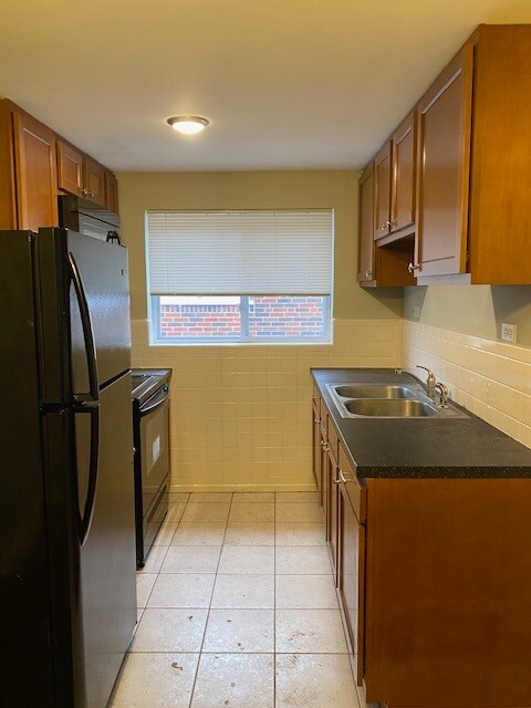 Foto del edificio - 74 E Galbraith Rd