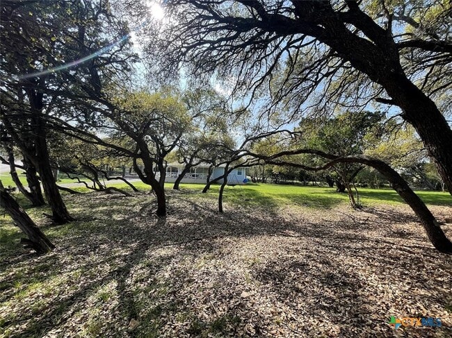 Building Photo - 685 Eastview Dr